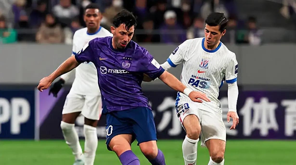 包含申花外援补强杀出新黑马！曾是德甲联赛银靴，球的词条