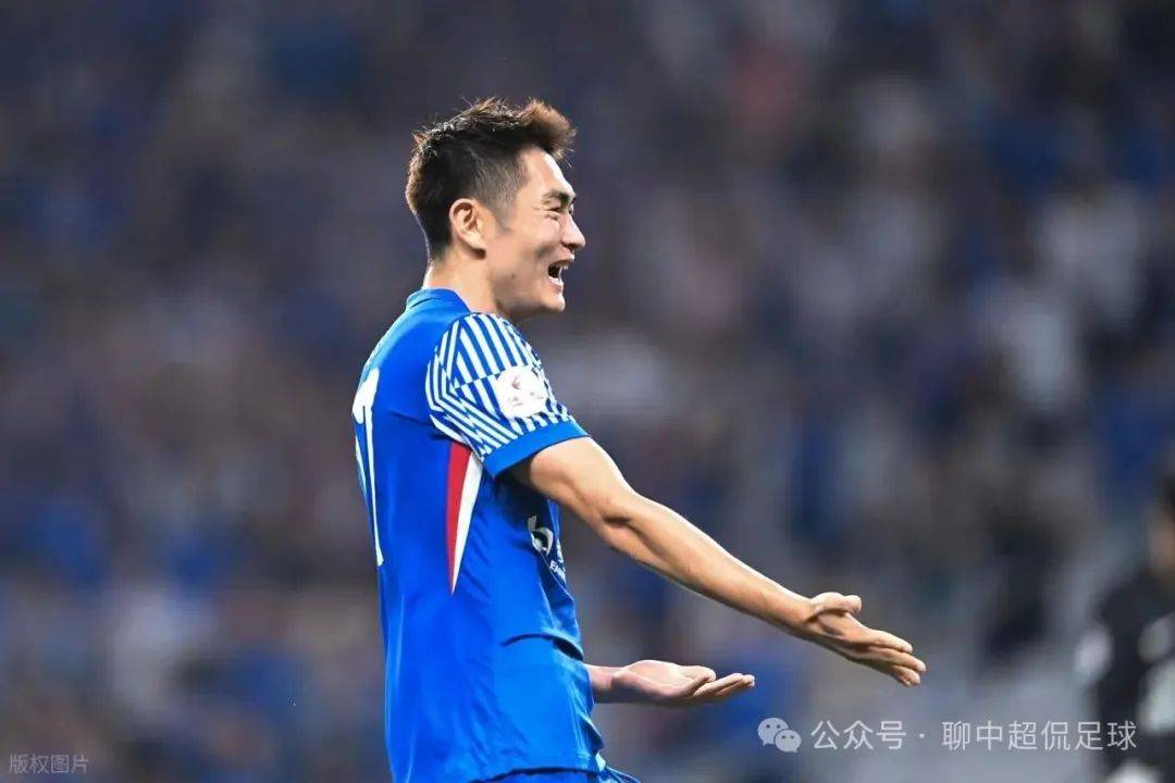 关于中国香港球员陈晋一已返回申花队无缘东亚杯对阵国足的信息