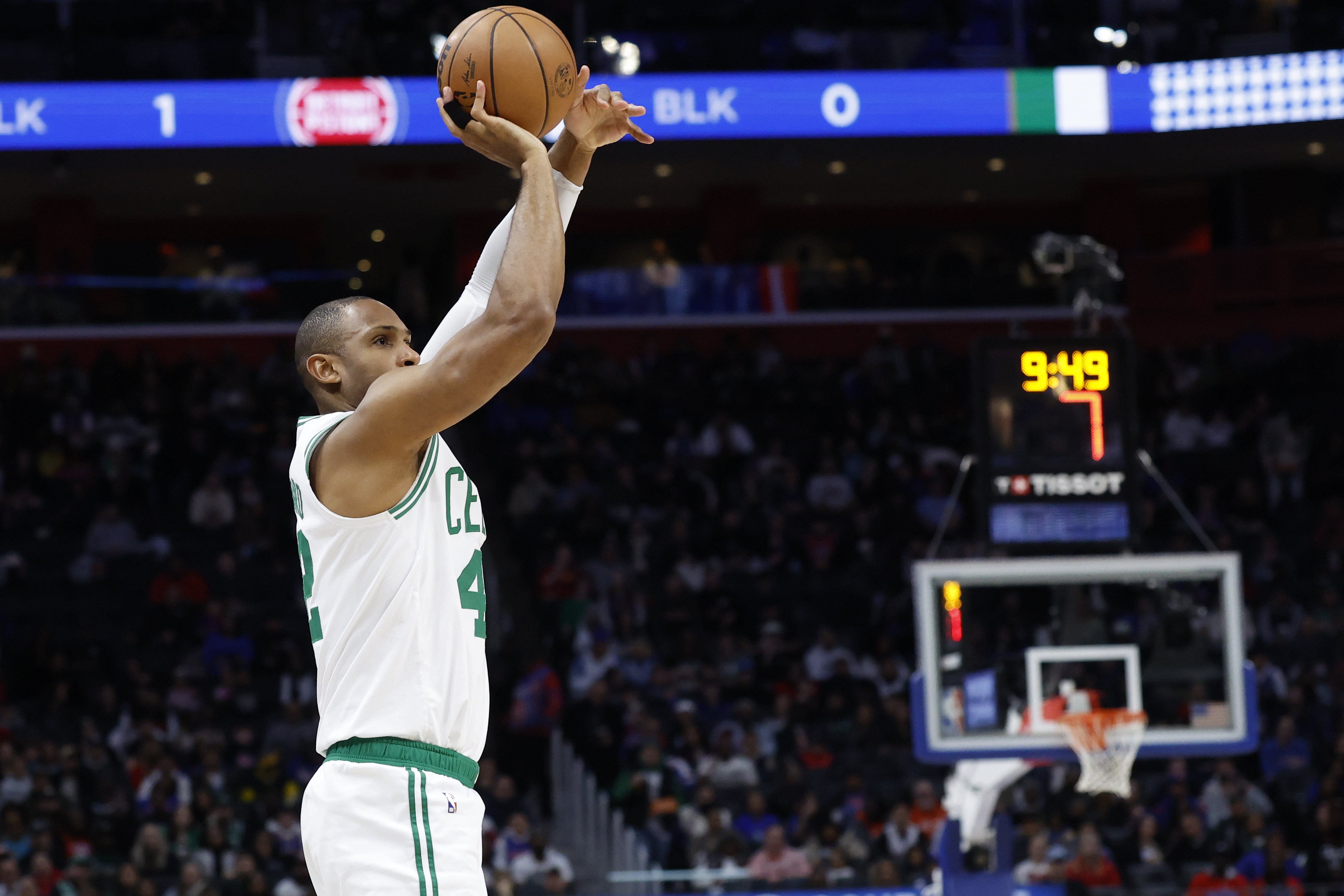 包含小佩顿和霍福德都在等库明加做出决定的词条