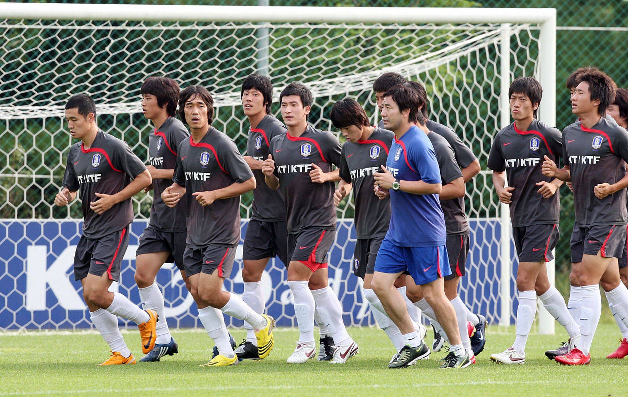 韩国对阵日本，燃烧东亚足球热情，争夺亚洲之巅的简单介绍