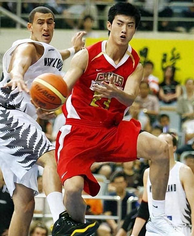 包含李祥波全场出战4分钟，2中1得到2分1板1抢断的词条