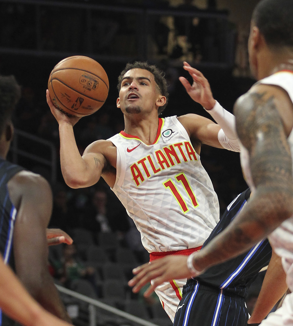 包含特雷-杨：我亲自联系了沃克&amp;肯纳德，他俩能让球队变得更好的词条