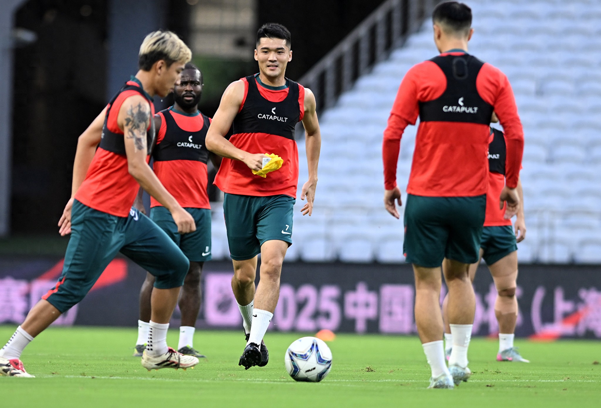 包含鲁能敲定K联赛顶级后腰！31岁巴西中场有望主动加盟，曾公开示好泰山的词条