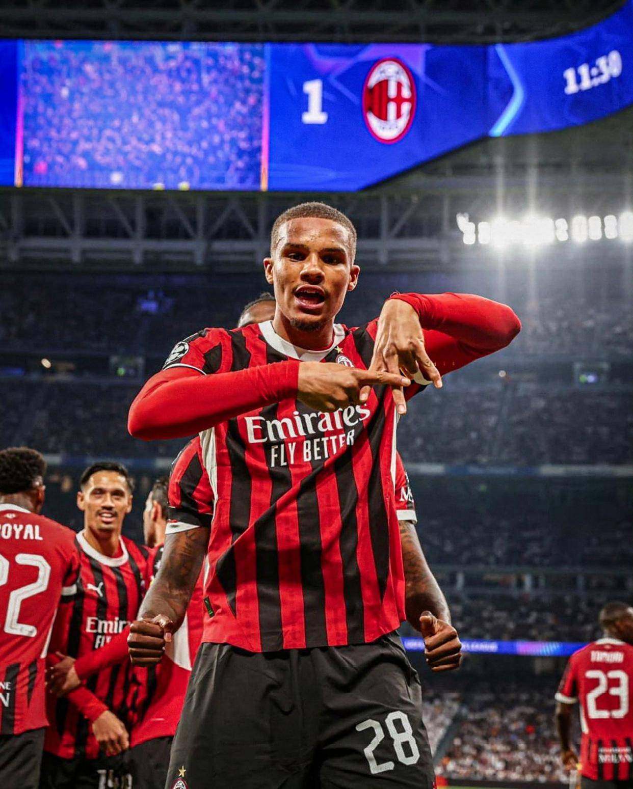 关于霍伊伦将离开曼联，尤文和米兰都在观望的信息