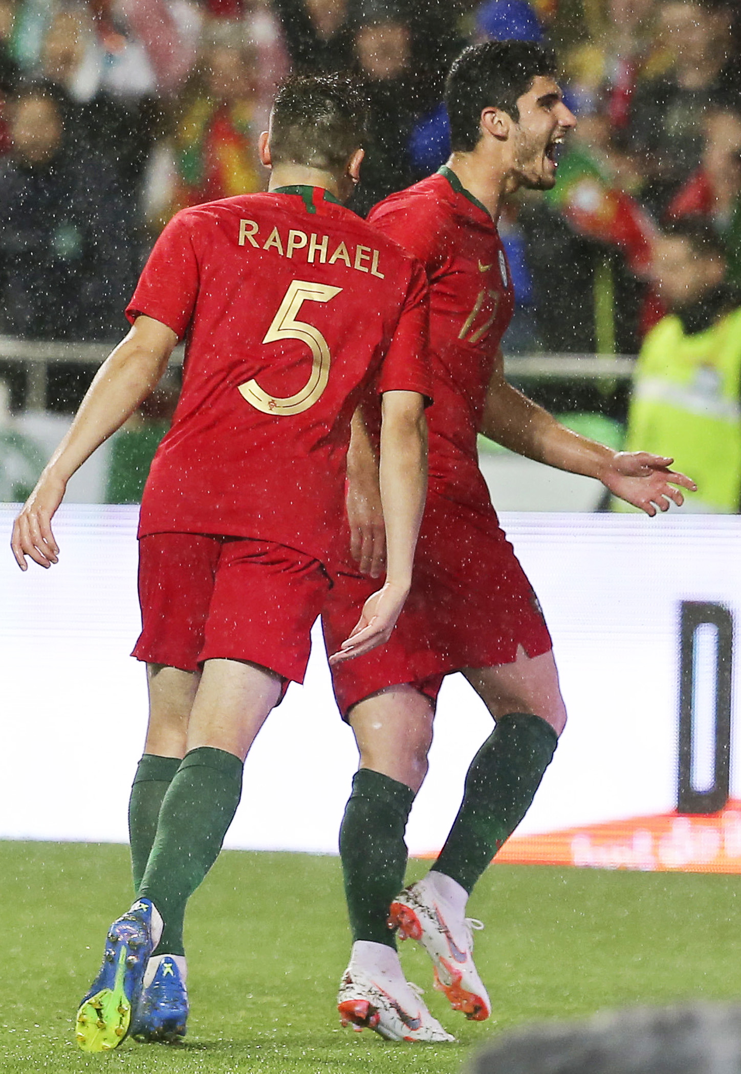 阿尔及利亚足球豪门签约匹克的简单介绍