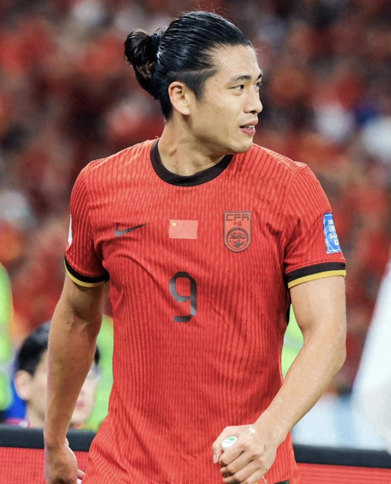 东亚杯大败显露后防新问题！24岁主力，国足需重新评估他的价值的简单介绍