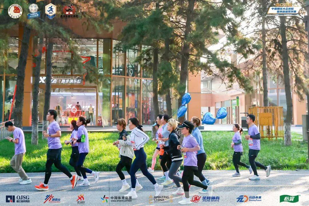 关于城市主场，蓉城领跑2025年度首场“NB10K城市跑步系列赛”成都站圆满完赛的信息