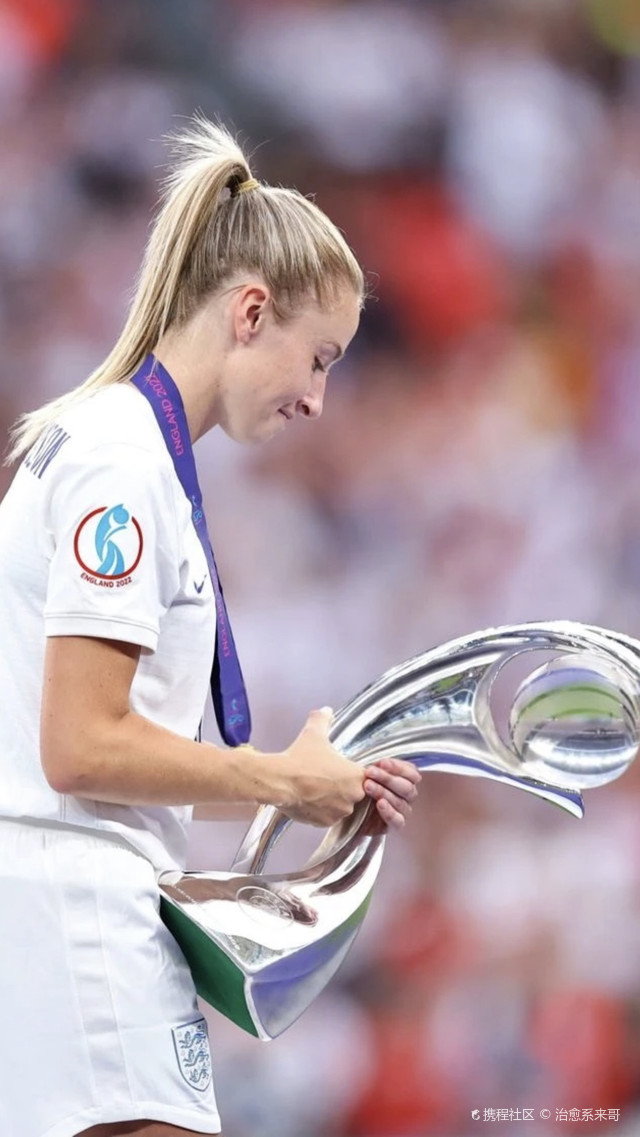 小蜘蛛条款！英女足球员点球大战中二次触球，重的简单介绍