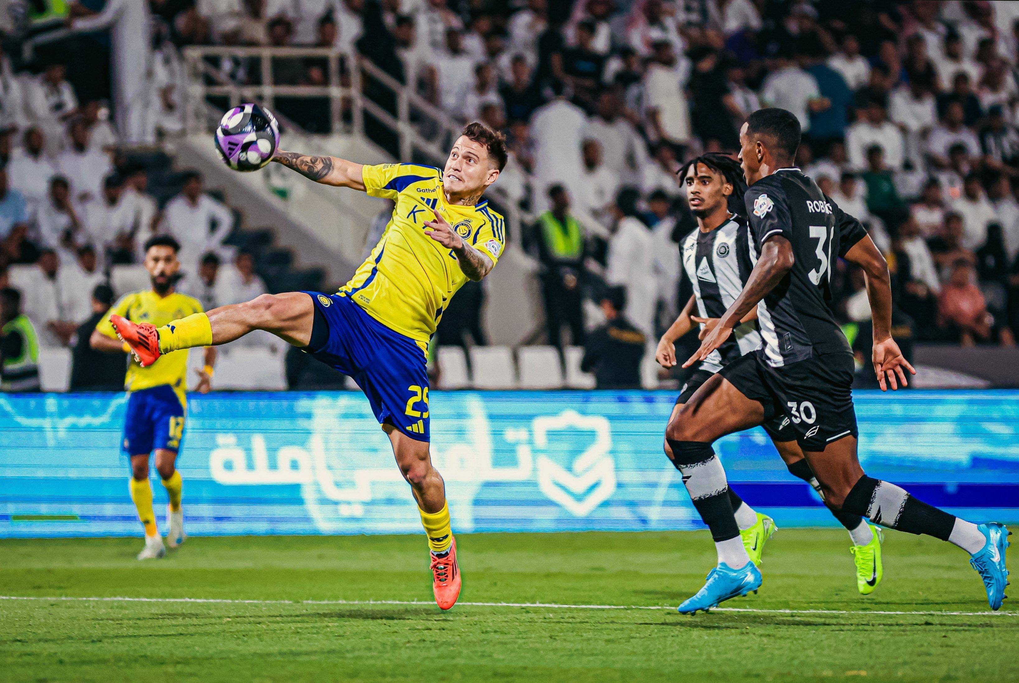 关于第957球！C罗开启被动破门神技菲利克斯射手榜上1拖2的信息