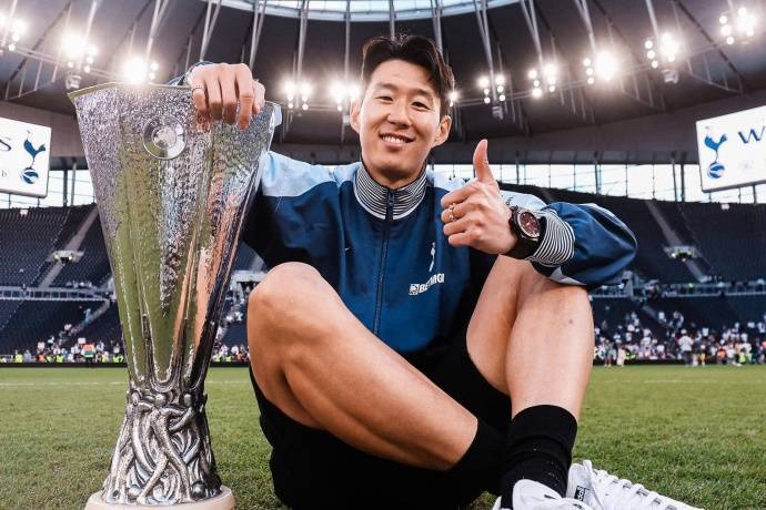 孙兴慜告别热刺！低价转会美职联，球迷怒斥队长转会的不公！的简单介绍