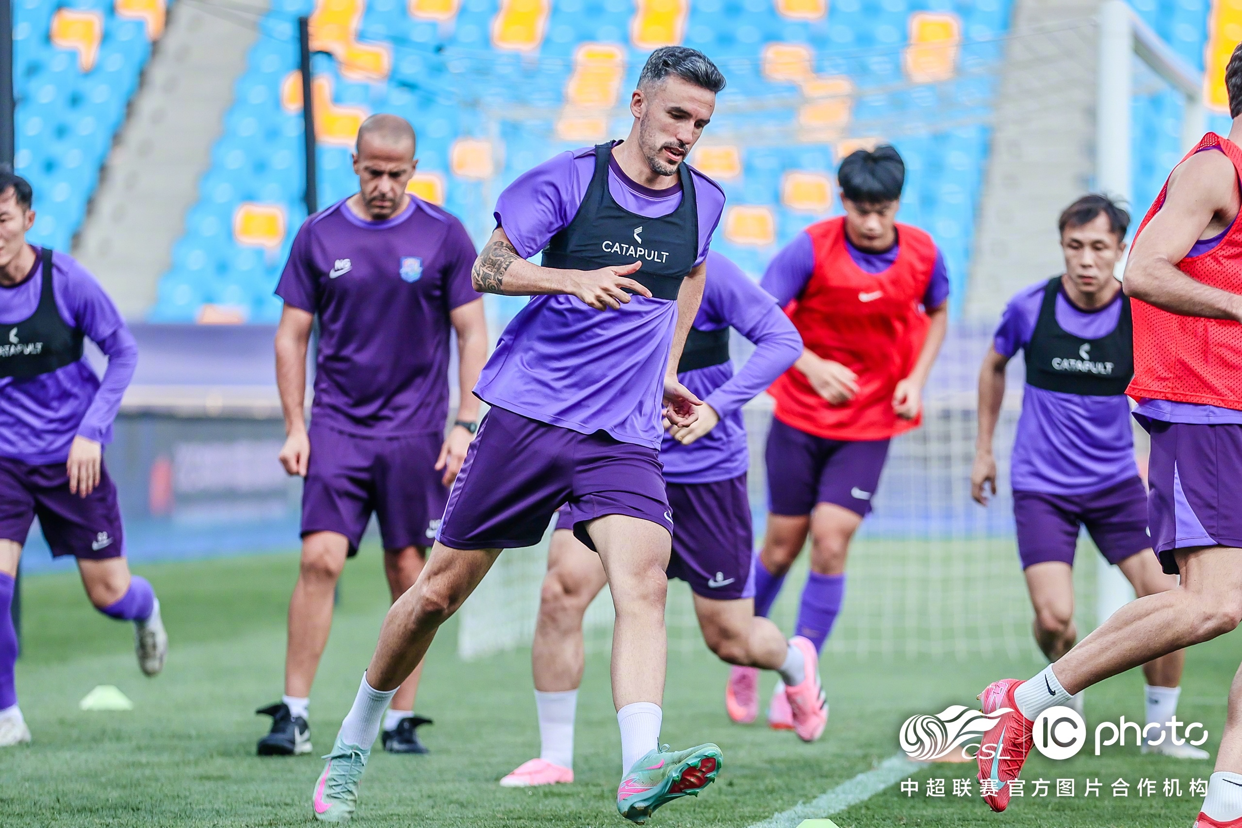 包含2025五大联赛负场榜：狼队25负最多，热刺、西汉姆20负并列倒二的词条