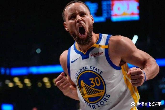 包含组图：NBA-勇士胜篮网库里争抢球权倒地的词条