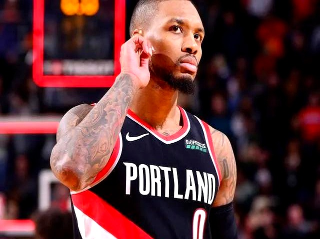 包含落叶归根！利拉德3年4200万美元重返开拓者的词条