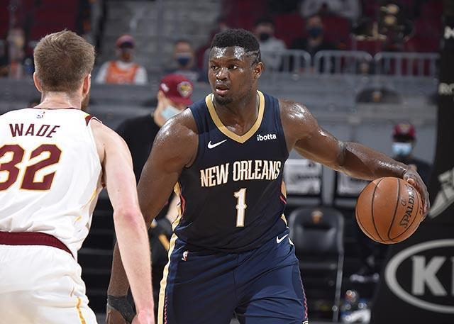 包含勇士132-125击败黄蜂球员评价：4人满分，5人及格，4人低迷的词条