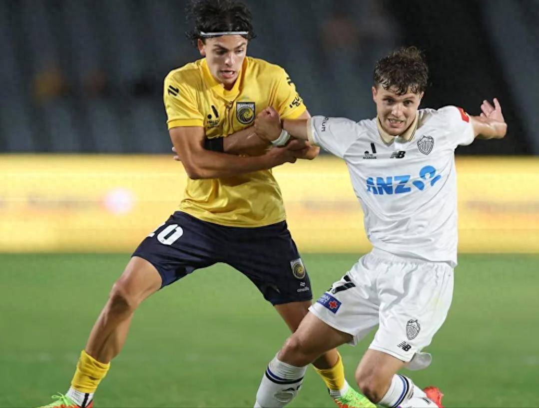 包含澳超焦点：西悉尼主场迎击亚冠劲旅麦克阿瑟！攻防博弈定生死的词条