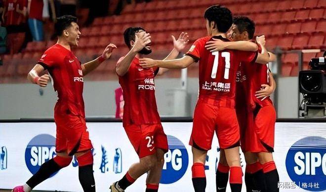 意外！为何有实力的本土国脚球员都想来上港拒绝去申花？原因找到了的简单介绍