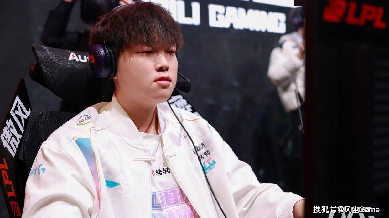 包含elk才是绑架打野的那个人，风格跟Uzi一模一样50亮522回复英雄联盟的词条