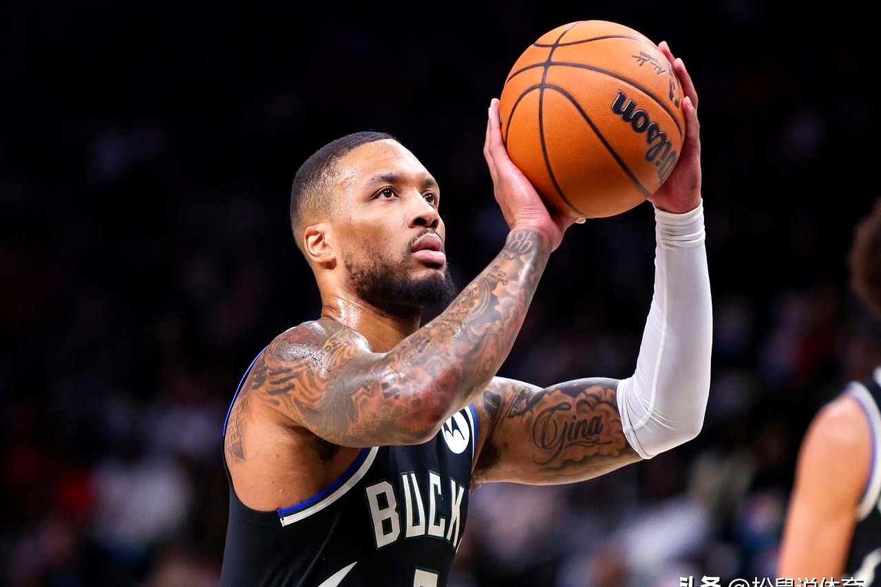 关于利拉德将用整个26赛季报销来恢复，并在27赛季复出的信息