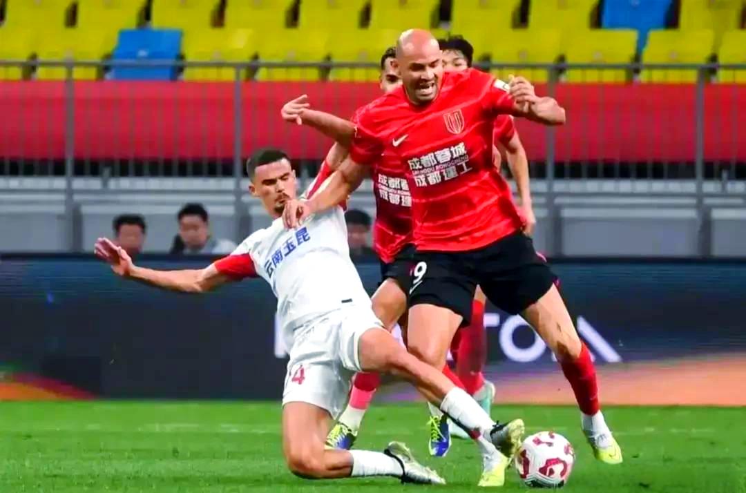 关于兄弟德比？曝成都蓉城主教练已敲定是浙江队主帅弟弟的信息