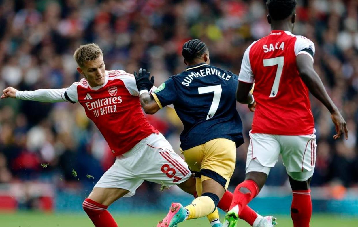 天助阿森纳：0-0，英超第2遭桑德兰逼平，8连胜终结+落后榜首4分的简单介绍