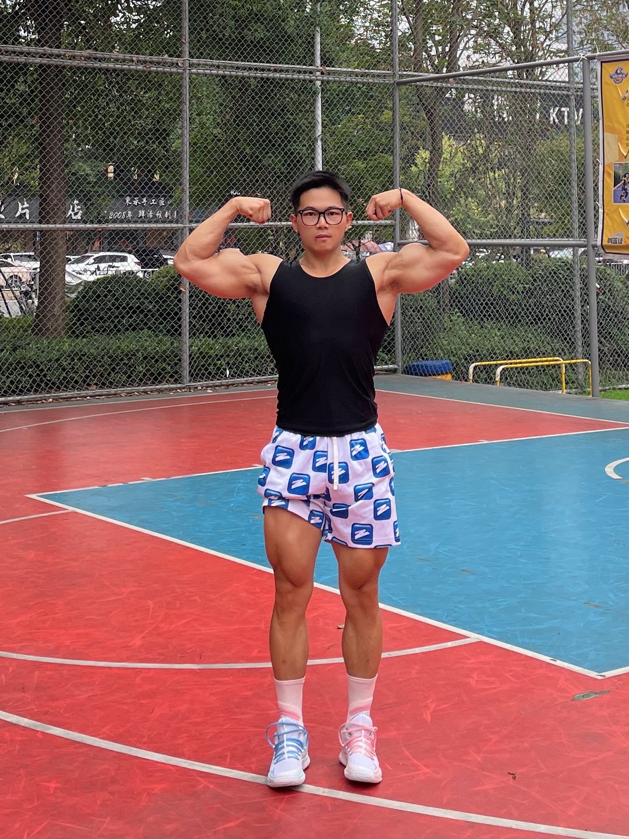 关于广东男篮更新训练日常：弹跳爆发力&上肢专项训练的信息