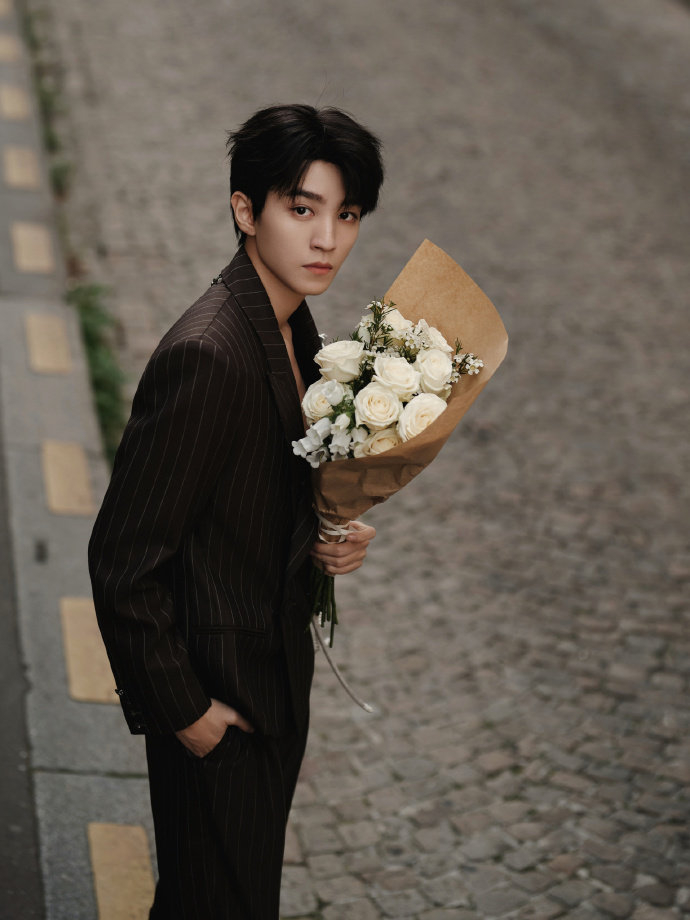 包含EWC发文：中国唯一推广大使王俊凯即将亮相开幕式红毯！的词条