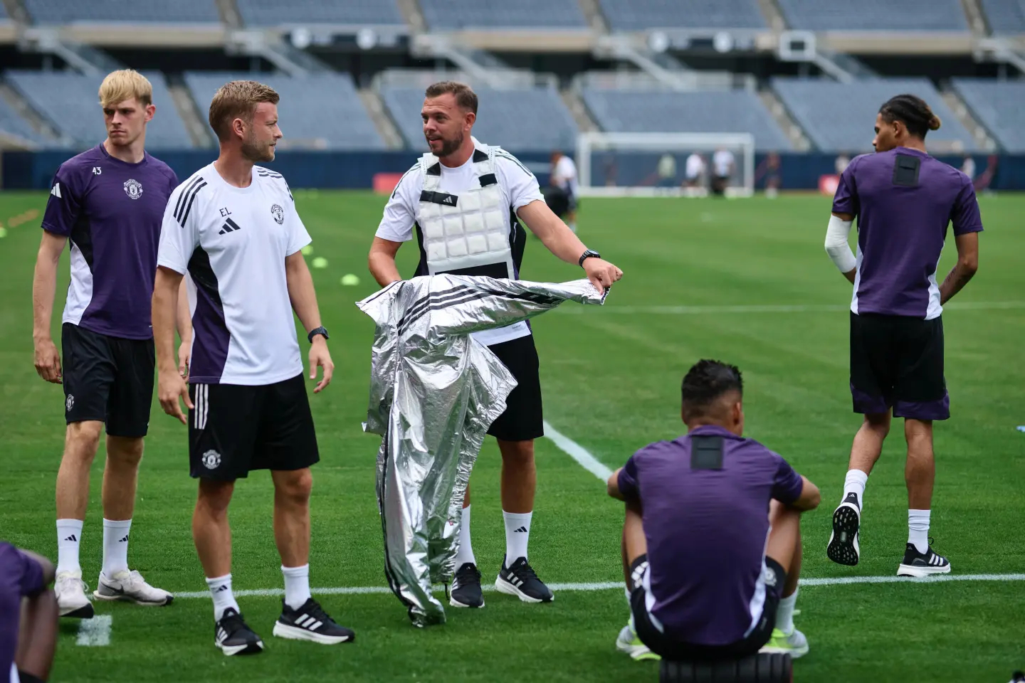 热身赛曼联0比0利兹联，零进球闷平暴露不足，新赛季隐忧增加的简单介绍