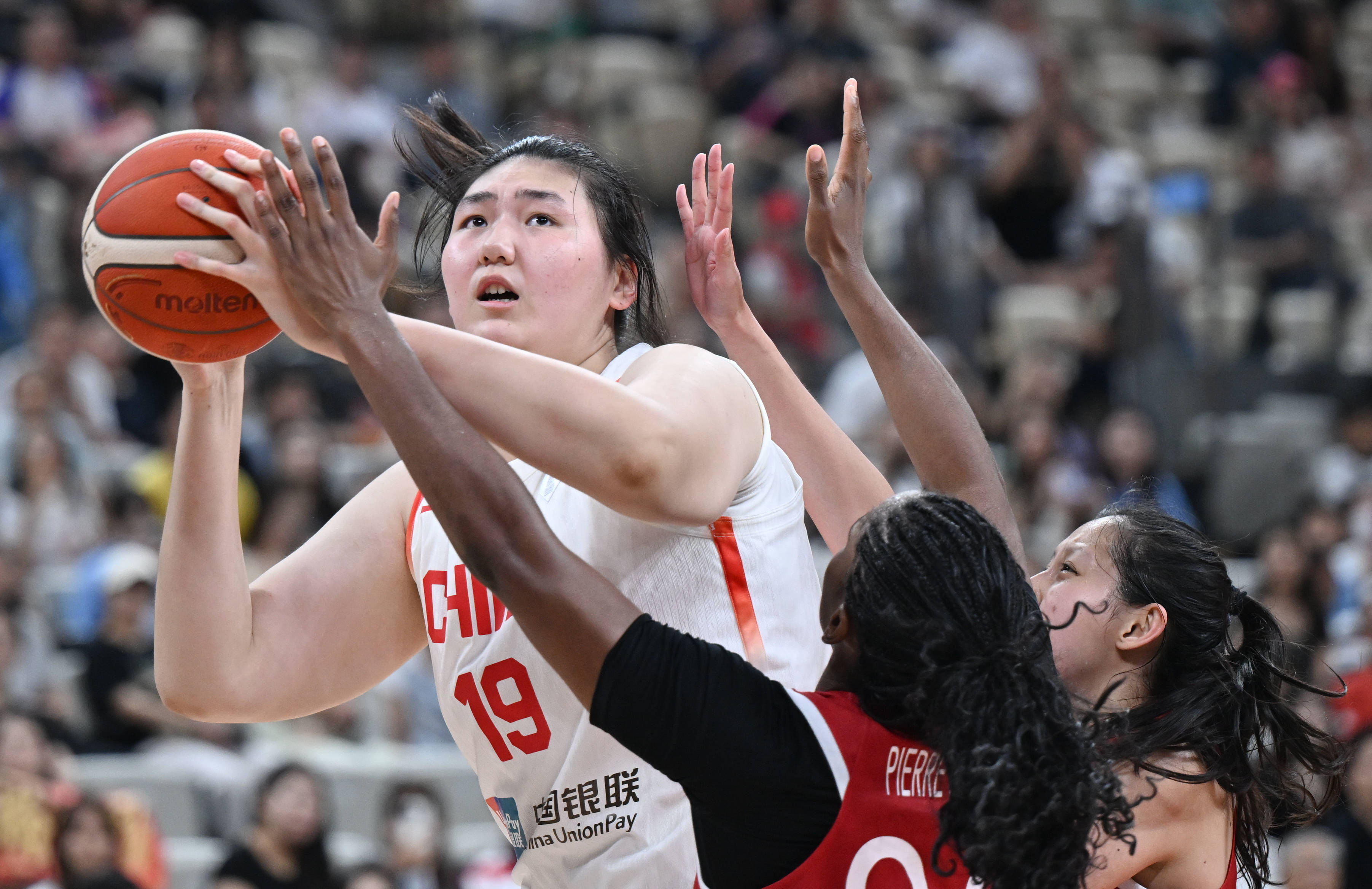 包含体坛午爆｜东亚杯中国女足今战日本，亚洲杯中国女篮今战新的词条