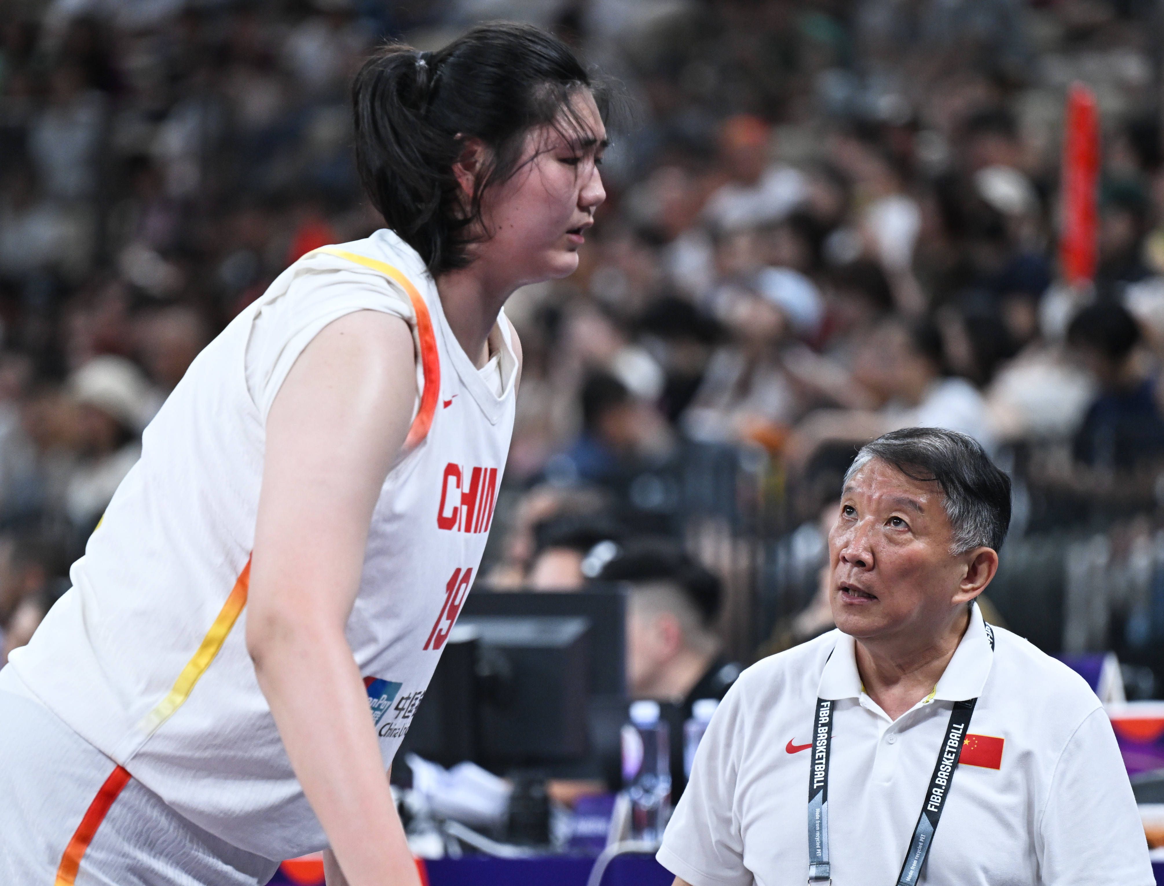 包含体坛午爆｜东亚杯中国女足今战日本，亚洲杯中国女篮今战新的词条