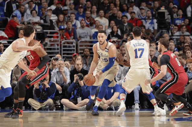 德维恩·韦德用高尔夫玩笑回应雷迪克对詹姆斯和湖人的批评的简单介绍 德维恩·韦德用高尔夫玩笑回应雷迪克对詹姆斯和湖人的批评的简单介绍