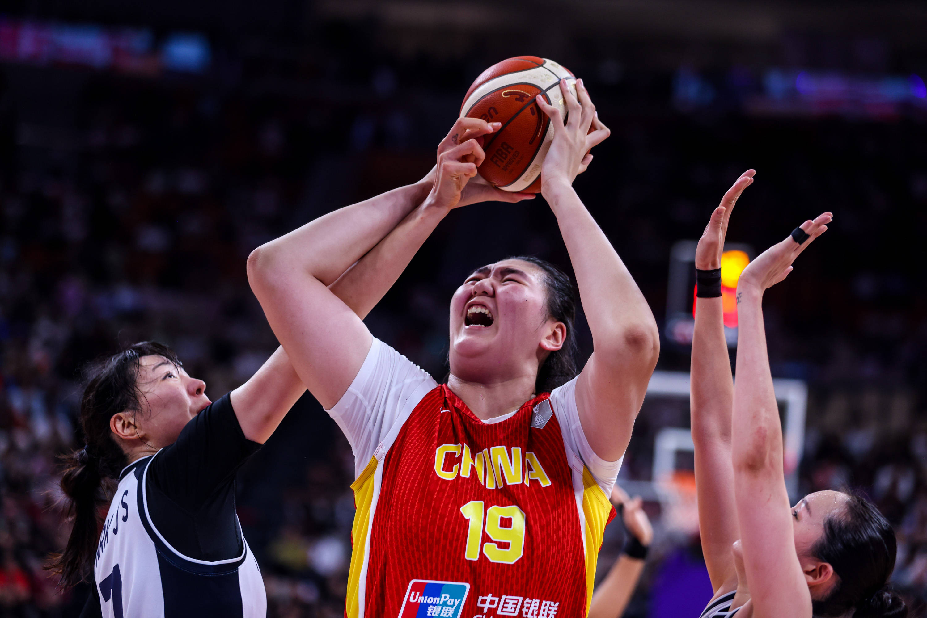 完成双杀！中国女篮分别在亚洲杯小组赛和淘汰赛双杀韩国队的简单介绍
