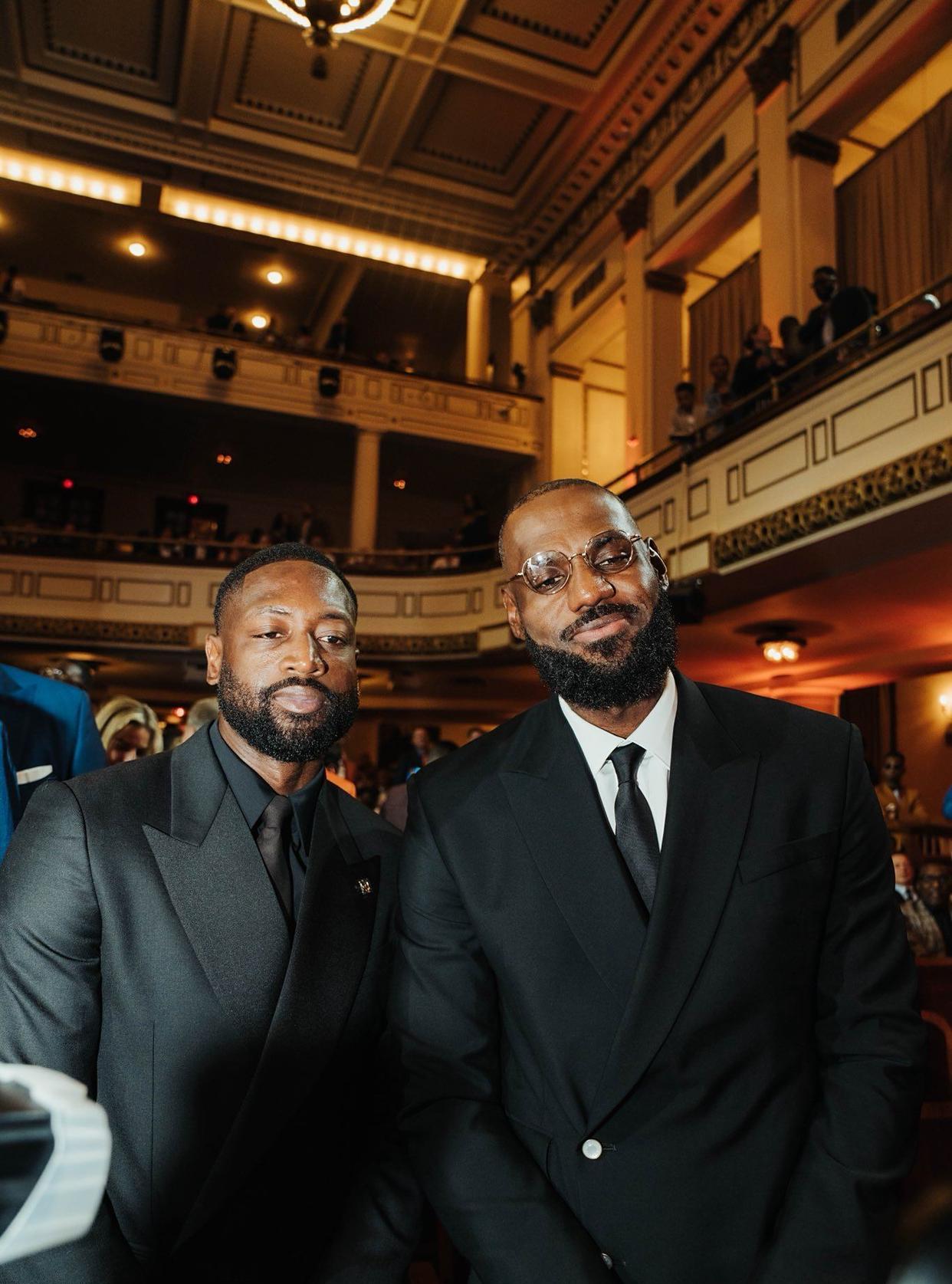 关于2026NBA七大焦点:雷霆直面卫冕魔咒詹姆斯还能撑多久?的信息