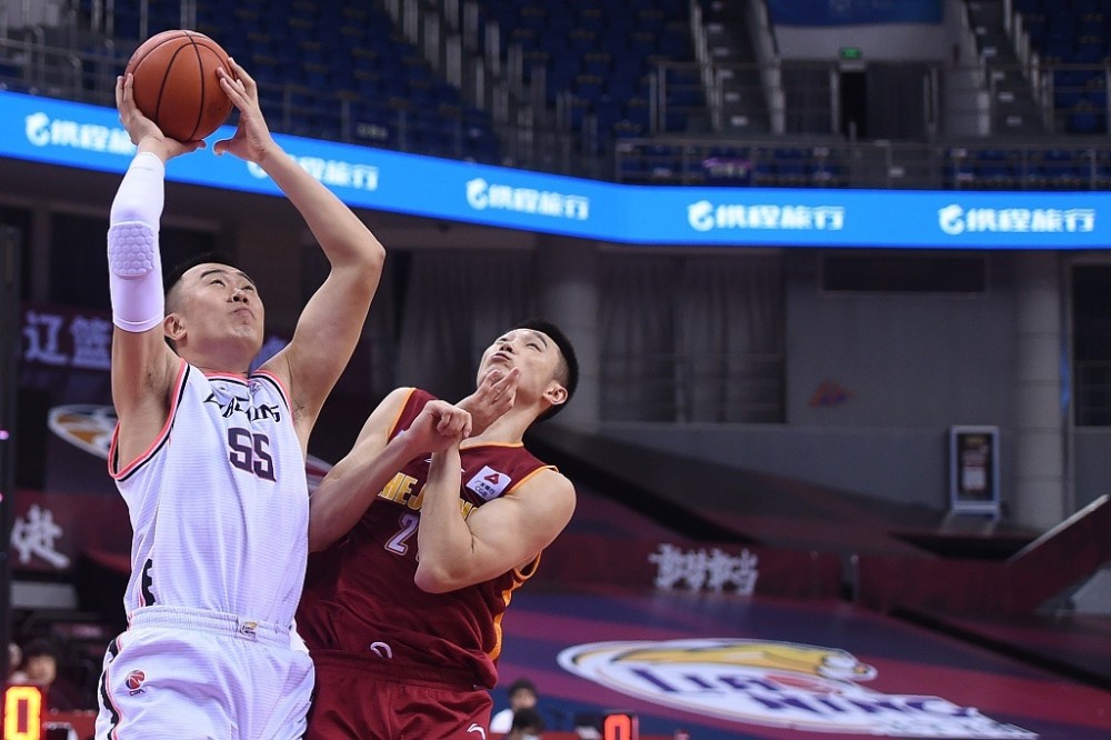 贺希宁19+6+5深圳终结浙江3连胜刘泽一15+11吴前11+7的简单介绍