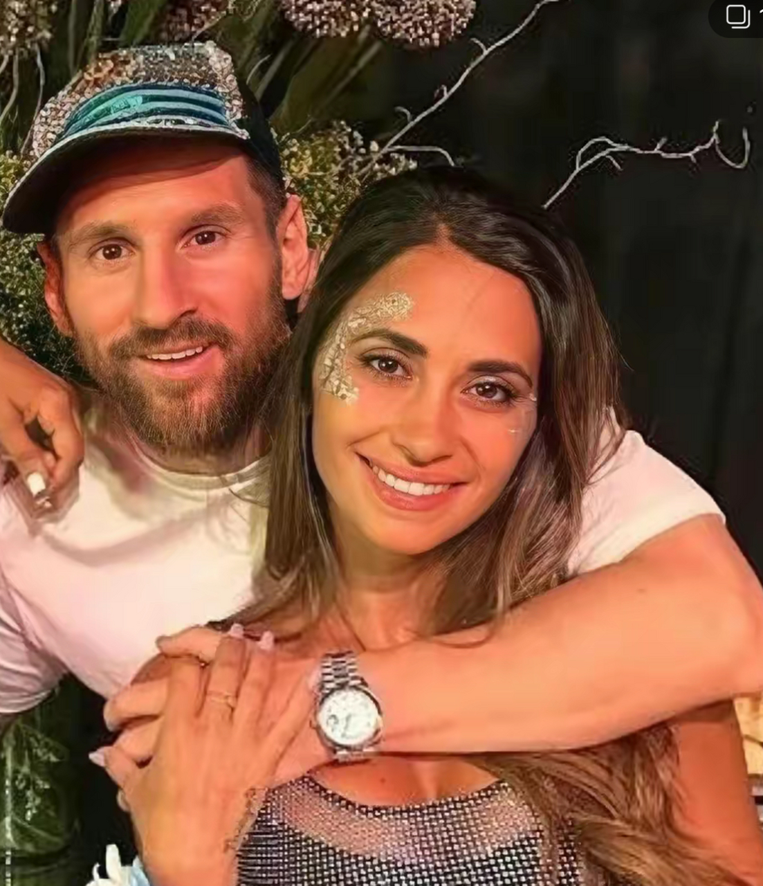 关于梅西夫妇甜蜜合影!安东内拉穿黄色长裙大秀好身材的信息 关于梅西夫妇甜蜜合影!安东内拉穿黄色长裙大秀好身材的信息