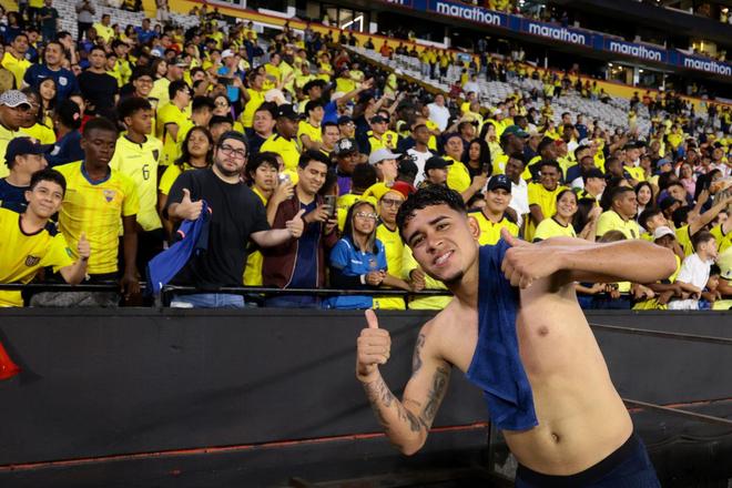 罗塞尼尔：知道切尔西在找教练；如果有什么事发生那就发生吧的简单介绍