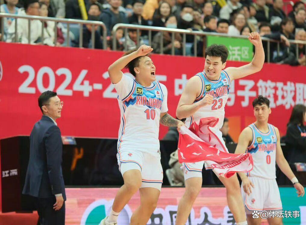 新疆男篮正式换帅，刘炜下课；徐杰奎因因伤休战，辽宁男篮锁定新外援的简单介绍