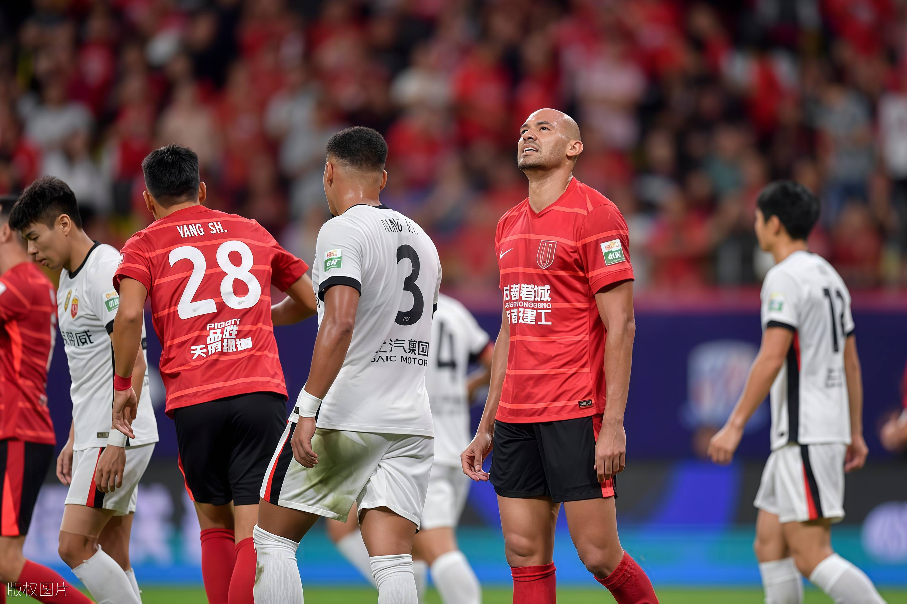 球迷宣！上海海港外援茹萨抵达成都，即将加盟蓉城的简单介绍