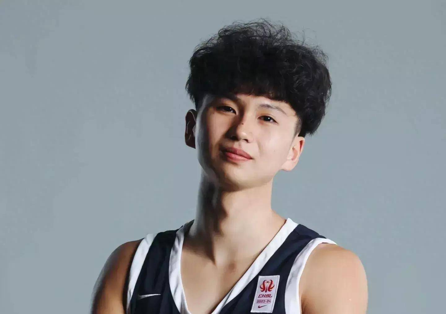 包含于米提是山西所需3号位轮换，张文杰打CBA还要验证的词条