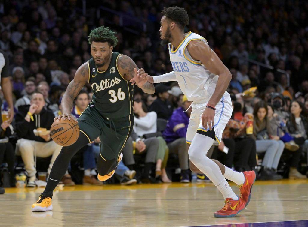 关于德维恩·韦德用高尔夫玩笑回应雷迪克对詹姆斯和湖人的批评的信息