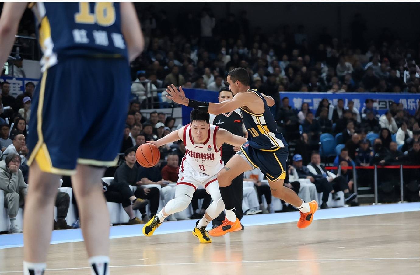 包含萨姆纳38分萨林杰27+10+6广东客场险胜北控的词条 包含萨姆纳38分萨林杰27+10+6广东客场险胜北控的词条