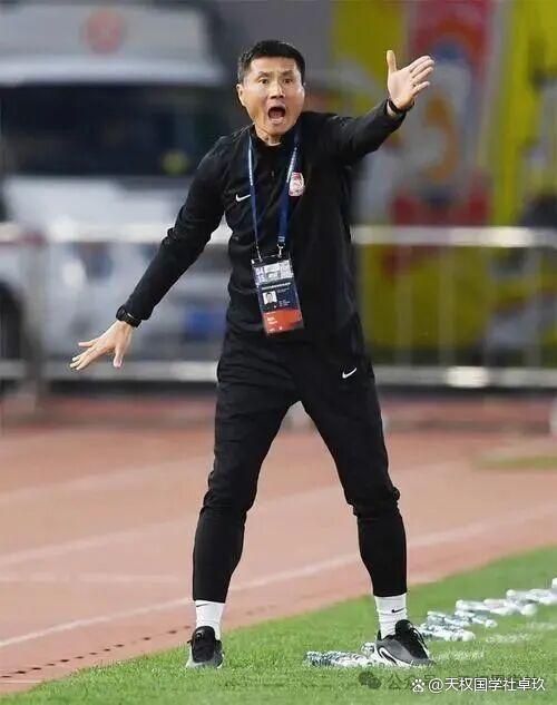 包含邵佳一：国足选材标准不排斥老队员风格务实防守第一的词条