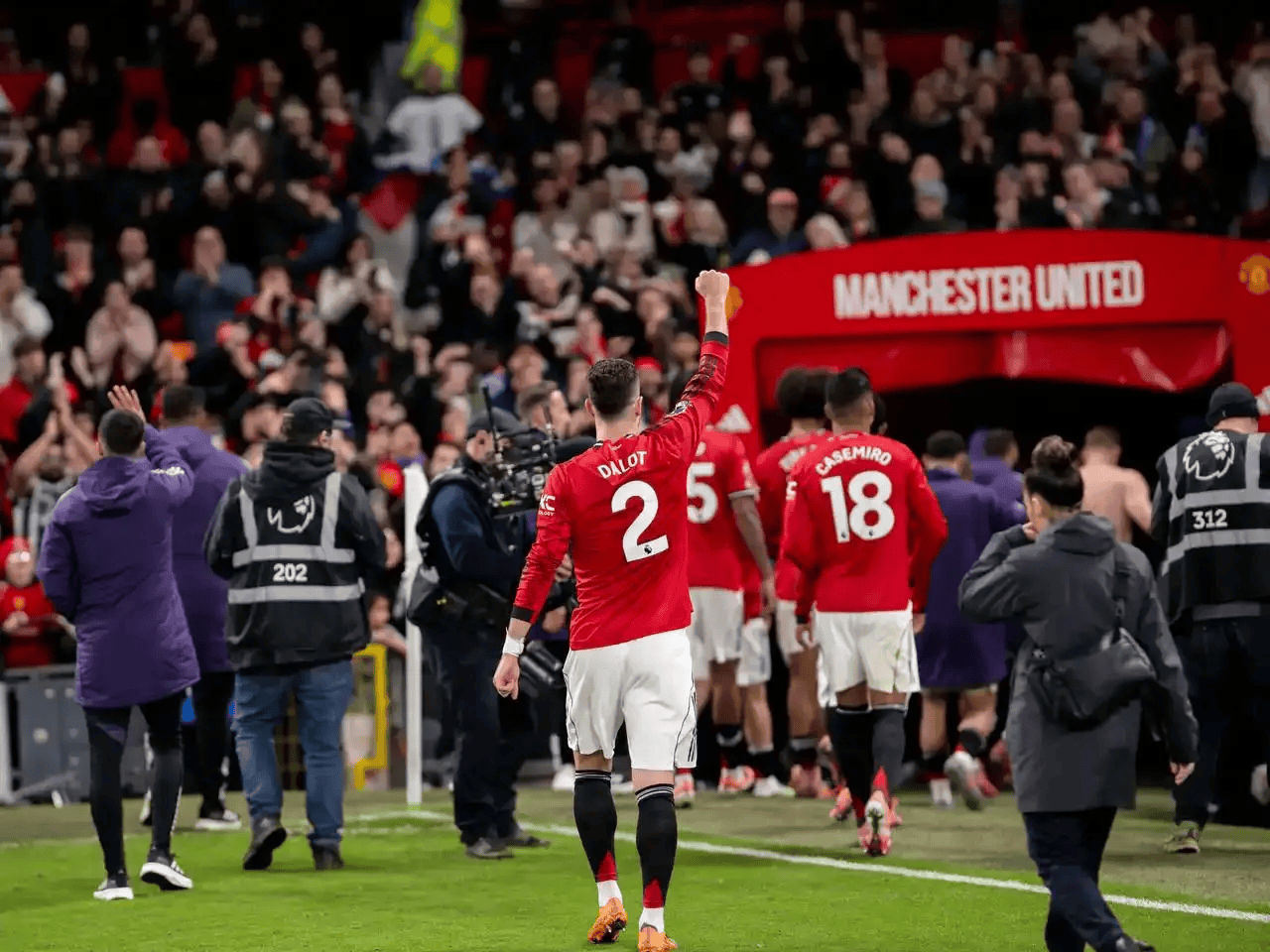 足球前瞻：利兹联VS曼联，富勒姆VS利物浦，曼城VS切尔西，纽卡斯尔联VS水晶宫的简单介绍