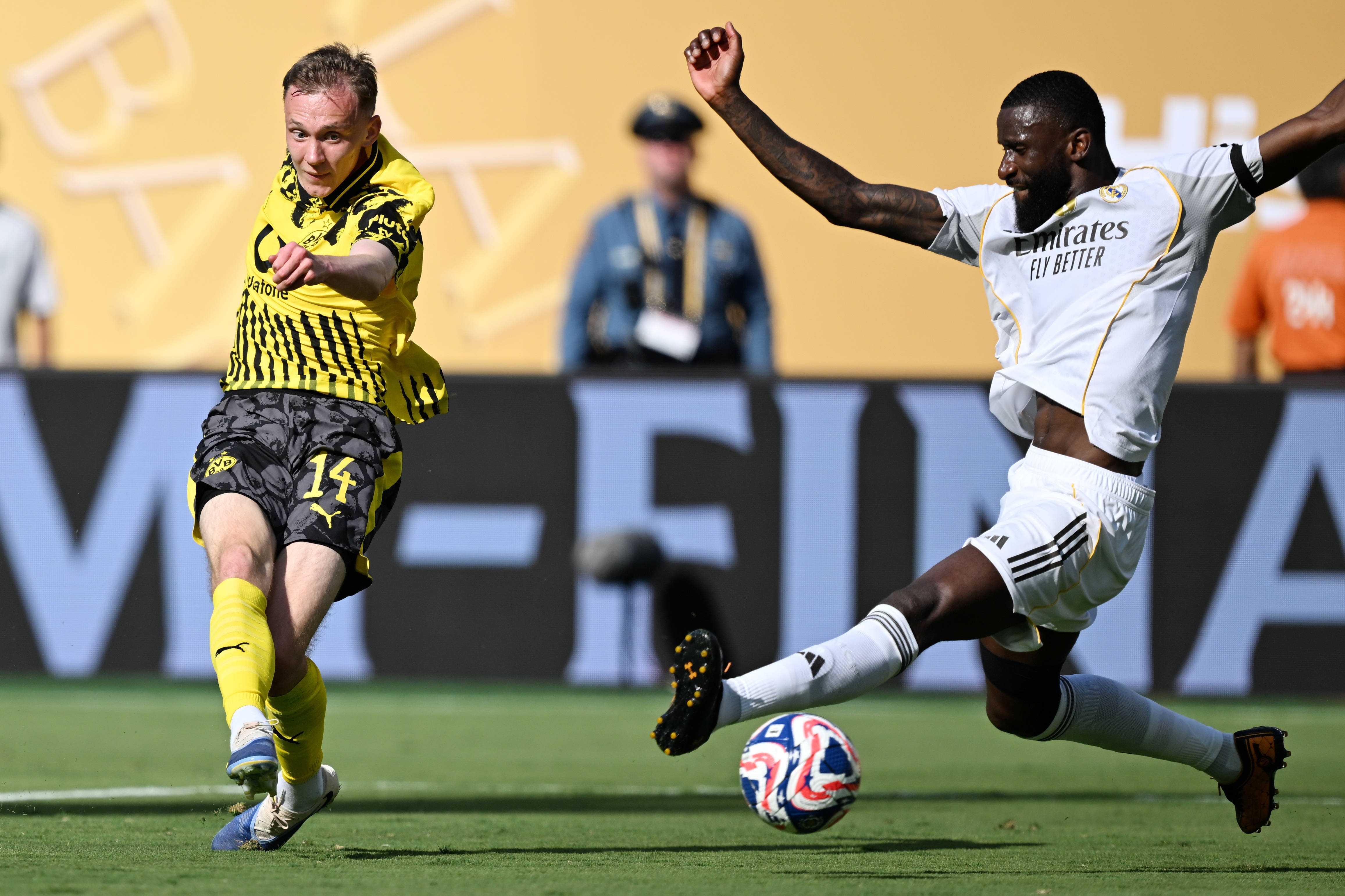 皇马21岁锋线新星迎主力良机：期待复制世俱杯辉煌表现的简单介绍