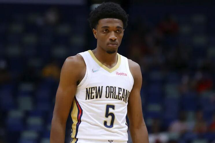 包含曝小琼斯右膝内侧副韧带二级扭伤六周后复查的词条