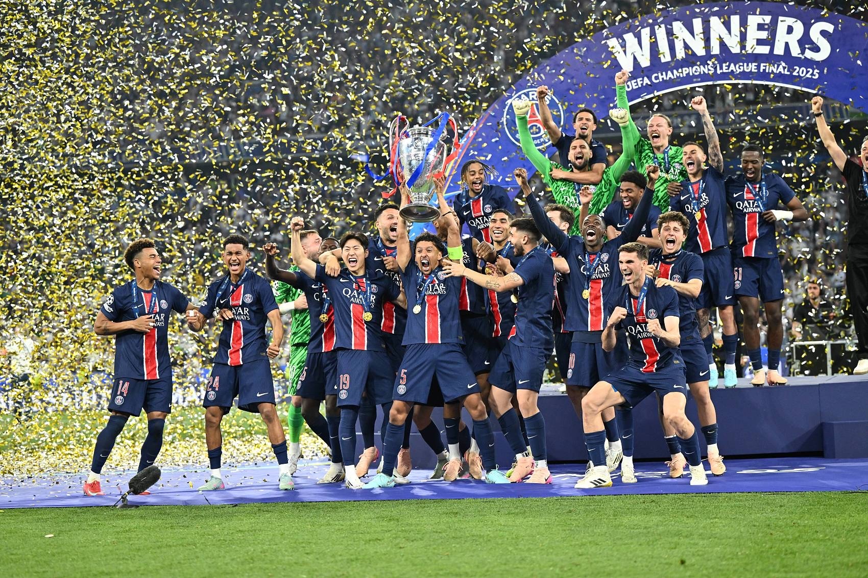 带领皇马五夺欧冠,被誉为典礼中场的三人,后来 带领皇马五夺欧冠,被誉为典礼中场的三人,后来