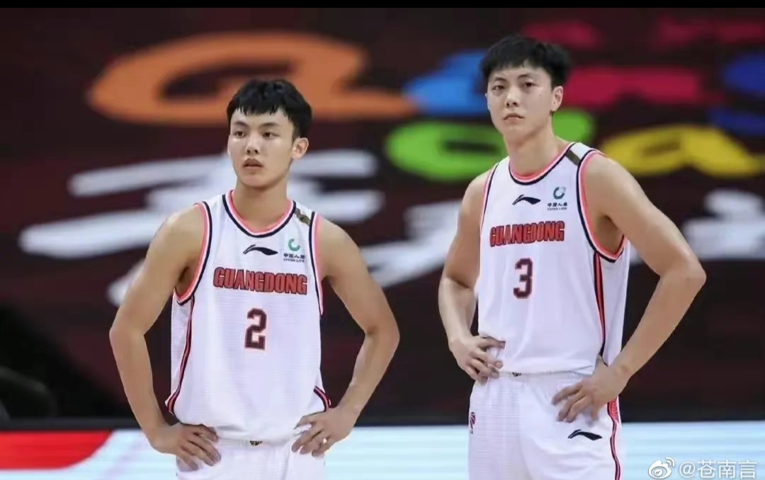 组图：CBA广东客场击败北控胡明轩封盖对手的简单介绍