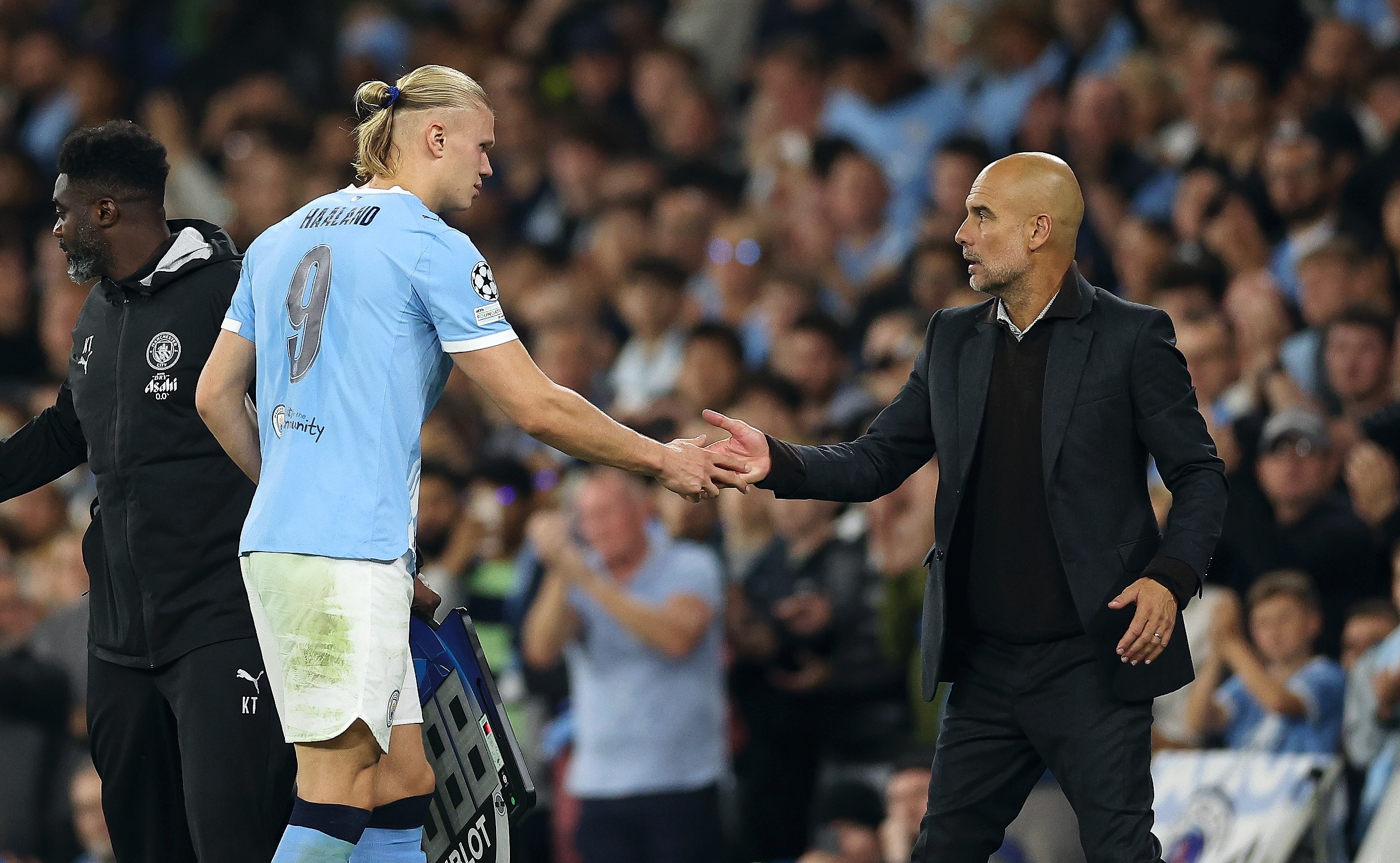 包含欧冠赛场前瞻：曼城与多特的节奏对抗开云将成焦点的词条