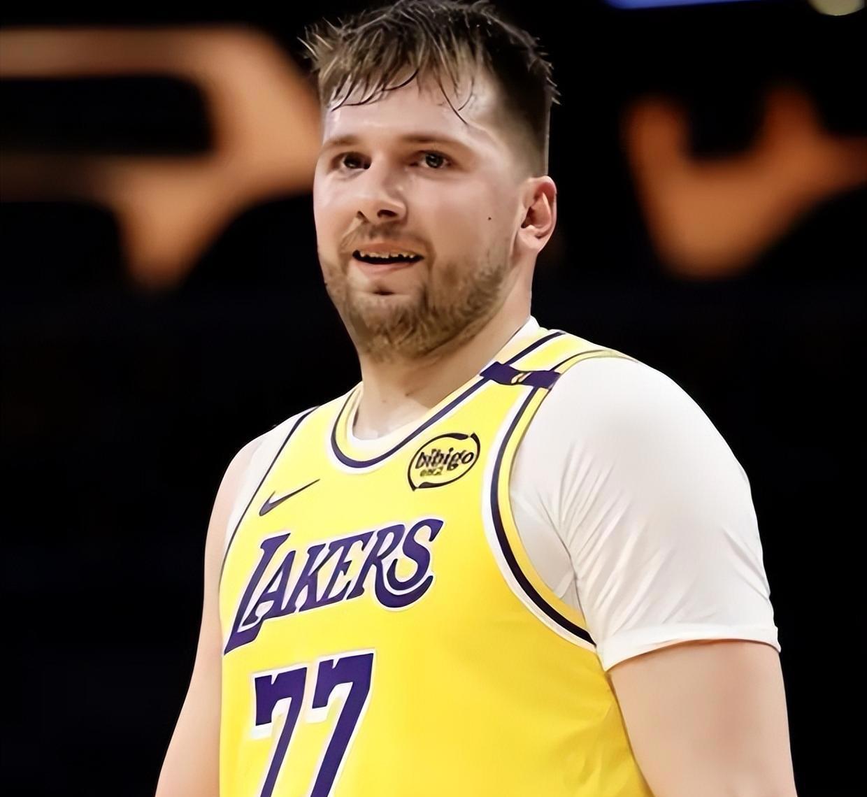 湖人128-121灰熊球员评价:5人优秀,2人及格,2人低迷的简单介绍 湖人128-121灰熊球员评价:5人优秀,2人及格,2人低迷的简单介绍