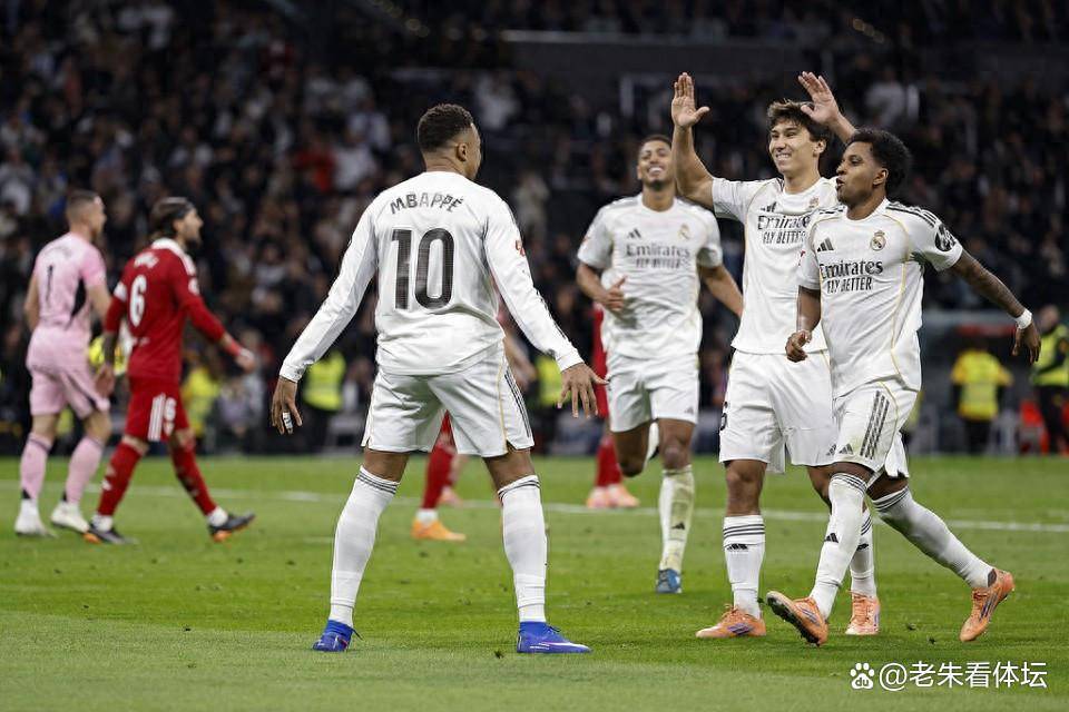 包含卡西：舆论对阿隆索不公平皇马现在又不是落后巴萨12分的词条